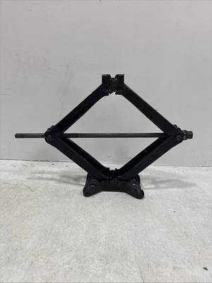 2002 2003 2004 2005 2006 2007 BUICK RENDEZVOUS EMERGENCY JACK OEM - Image 1 of 4