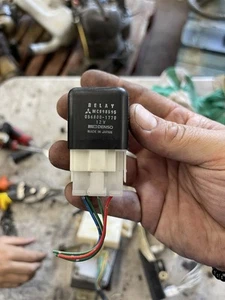 MITSUBISHI FUSO RELAY MC898595 - Picture 1 of 1
