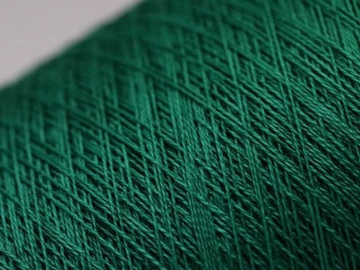 L09 (50€/kg) 250g KRISTALL BAUMWOLLE LEUCHTGRÜN SEIDENGLANZ (34/2) Zwirn Wolle - Bild 1 von 2