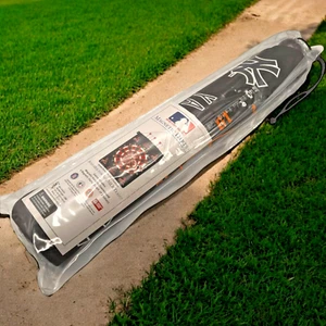 MLB New York Yankees Baseball Magnetico Roll Up Freccette 2004 NUOVO - Foto 1 di 10