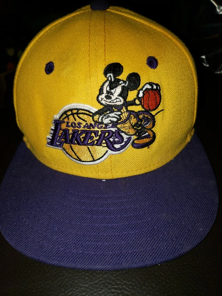 Gorra de baloncesto New Era Kids amarilla Lakers Mickey Mouse Foto 1 de 4