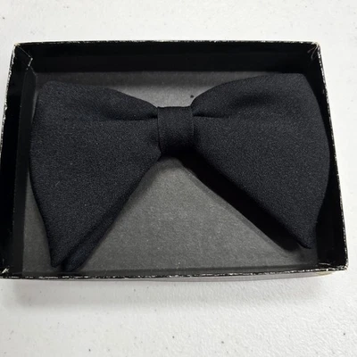 Vintage Black Bowtie Clip On w/box - Image 1 of 3