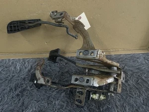 1993-2002 Camaro Trans Am Manual Clutch Brake Pedal Bracket Assy 10212750 ST11 - Picture 1 of 8