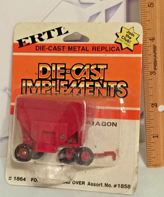 ERTL #1864 RED WAGON - Attrezzi pressofusi scala 1/64 in confezione originale (U64) - Immagine 1 di 4