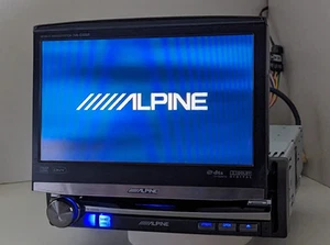 Alpine IVA-D106 Ricevitore DVD 7" schermo 4 x 50 Watt - Foto 1 di 20