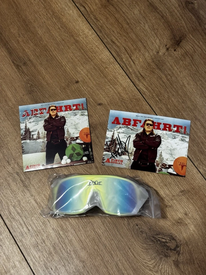 Finch - Abfahrt Bundle - CD, Brille, Autogrammkarte (NEU) - Bild 1 von 1