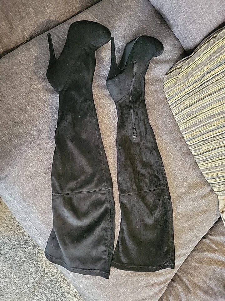 Botas de aguja Liliana para mujer talla 7,5 sexy hasta el muslo con plataforma interior nuevas sin caja  Foto 1 de 3