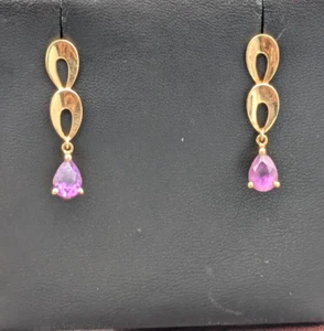 Aretes colgantes colgantes de pera amatista de oro amarillo de 14k de 5x7 mm ~ 2,7 g - Imagen 1 de 8