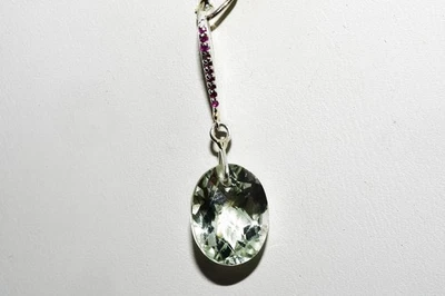 Colgante colgante de plata de ley de $900,925 de 6,62 quilates de amatista verde natural y rubí Foto 1 de 4