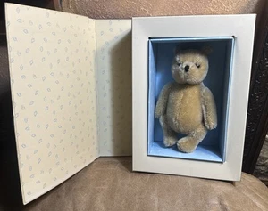Vintage GUND Classic Pooh Bear in a Book Box Never Used High Quality Plush Nice - Picture 1 of 21