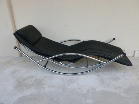 1980'S ITALIAN  LEATHER AND CHROME ROCKING LOUNGE CHAIR Cover