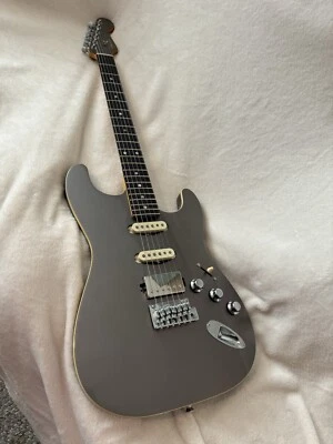 2023 MIJ Fender Aerodyne Stratocaster HSS Dolphin серый металлик с чехлом - Изображение 1 из 4