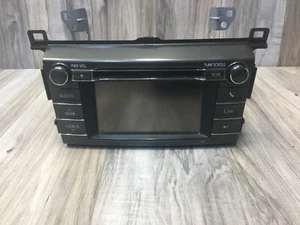 2013-15 TOYOTA RAV4 AM FM RADIO CD PLAYER RECEIVER 13-15 RAV4 P/N 86140-0R010 - Bild 1 von 8
