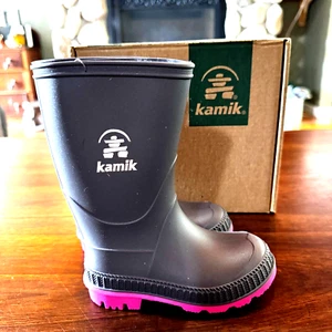 Kamik Stomp Boots Size 7 Toddler Rain Black Rubber Waterproof Magenta New in Box - Picture 1 of 4