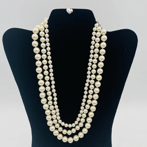 Bellissima collana vintage Carolee perle finte 3 fili - Foto 1 di 10