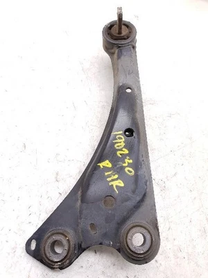 Brazo de control inferior delantero lado pasajero 11-17 LEXUS CT200H  Foto 1 de 4