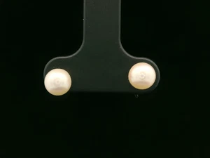Pair of 9ct Yellow Goid & Cultured Pearl Screwback Earrings- 5.4mm Diameter - Picture 1 of 12