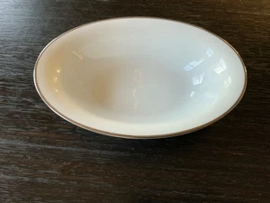 Noritake China Silverdale ovale Gemüseschale Platin Silberrand (5594) 10 5/8 - Bild 1 von 3