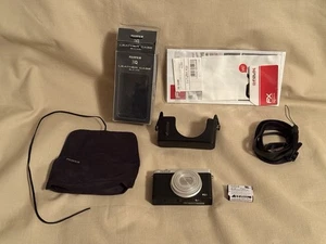 Fujifilm XQ2 12.0MP Compact Digital Camera Black & Silver - Picture 1 of 3
