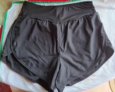 Workout Shorts with Wide Waistband & Smooth Texture - Photo 1/4