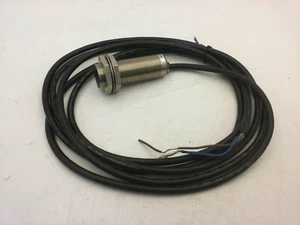 ALLEN BRADLEY 872-D5NP18-E2 INDUCTIVE PROXIMITY SENSOR 10-30VDC 3-WIRE NNB - Picture 1 of 4
