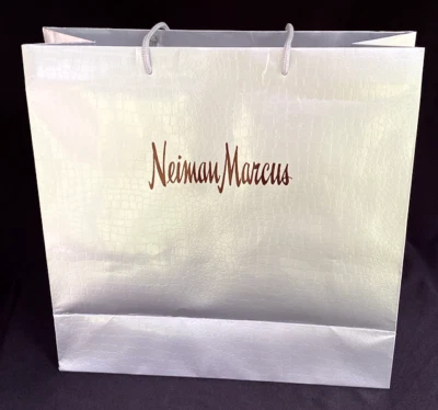 Bolsa de compras de papel plateado Neiman Marcus Forever Croc mango de cuerda nueva 16x6x15,75 Foto 1 de 4
