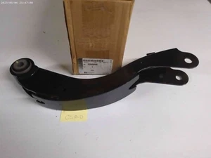 New Genuine OEM GM Rear Upper Control Arm - GM 22945699 | CS10-D - Picture 1 of 3