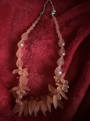 雅芳,马克时代岩石,人造珊瑚珠项链可调节 — 第 1/4 张图片