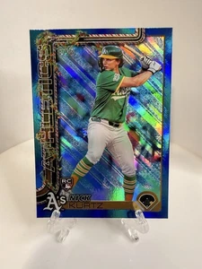2025 Topps Holiday #H40 Nick Kurtz lámina brillante azul radiocontrol como novato SP 🔥 - Imagen 1 de 2