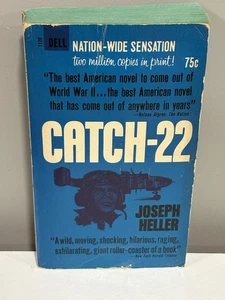 Vtg Catch-22 Joseph Heller World War II PB 17TH DELL 1966 BOOK 1H72 - Picture 1 of 7