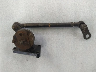 1986 Yamaha YFM 225 Moto 4 reverse shift lever linkage base & gear shifter rod - Image 1 of 3