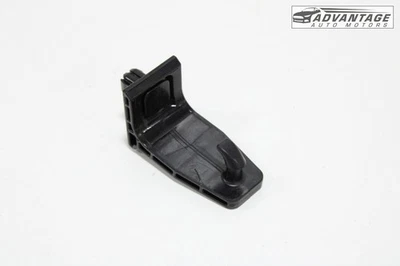 2014-2024 MITSUBISHI MIRAGE ALFOMBRILLA DELANTERA IZQUIERDA BLOQUEO GANCHO CLIP OEM Foto 1 de 4