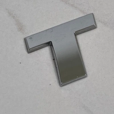 2009-2014 Volkswagen Routan SE эмблема буква 'T' задний задний борт B3204 хром - Изображение 1 из 4