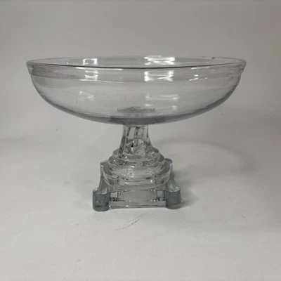Boston & Sandwich Flint Glass Pressed and Blown Compote Nappie on Foot - Image 1 of 4
