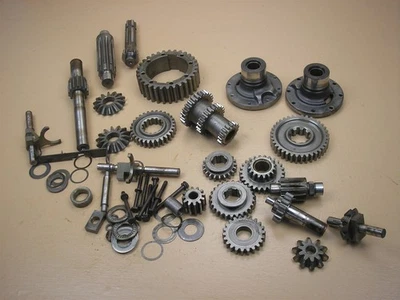 Snapper 1600 John Deere 214 Peerless 2300 2339 4-Speed Transmission Gears Shafts - Image 1 of 4