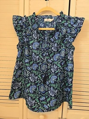 Vineyard Vines  XS  Blouse Floral Reuffle Cap Sleeves  Tassel Tie Neck EUC - Image 1 of 4