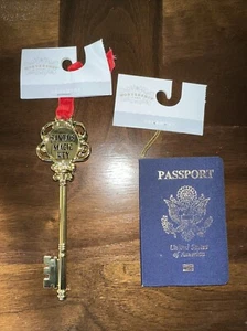 Weihnachtsmann Reisepass und Zauberschlüssel Haus Christbaumschmuck - Bild 1 von 5