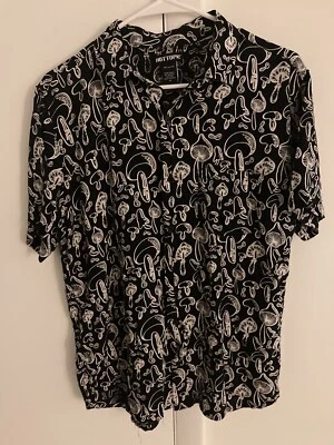 Hot Topic Mushrooms All Over Print Black White Shirt Short Sleeve Men’s Medium - Image 1 of 3