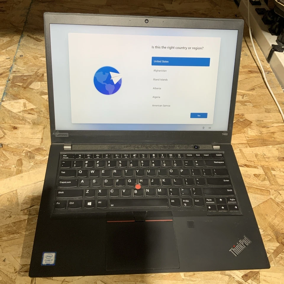 Portátil Lenovo ThinkPad T490s i7-8565U 1,80 GHz 8 GB 256 GB SSD FHD Win 11 Pro C045 Foto 1 de 4