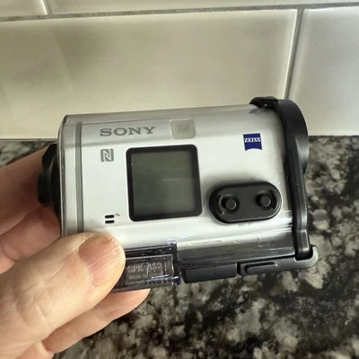 Sony Action Cam HDR-AS200V Bundle – 1080p HD Wi-Fi Splashproof with Zeiss Lens - Image 1 of 4
