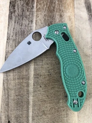 New Tactical Spyderco Lightweight Ball Bearing Lock Folding Knife High Quality - image 1 of 4