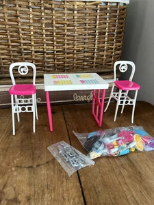 Barbie klappbarer Küchentisch und Zubehör - Bild 1 von 7