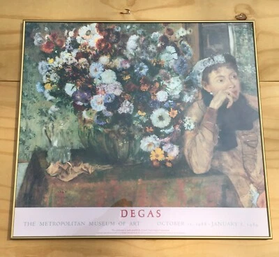 Antigo. Arte de parede A Woman Sentada ao lado de um vaso de flores (1865) Edgar Degas 20x20" - Imagem 1 de 4