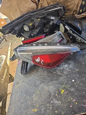 2017 - 2022 TOYOTA PRIUS PRIME REAR LEFT DRIVER SIDE TURN SIGNAL LIGHT LAMP OEM - Image 1 of 3