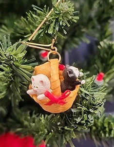 Hallmark Keepsake Ornamento Miniatura Tres Gatitos 1988 QXM569-4 - Imagen 1 de 6