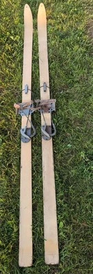 VINTAGE 10th Mountain Division Cross Country Wood Skis (Only) 4 58 (post WWII) - Image 1 of 4
