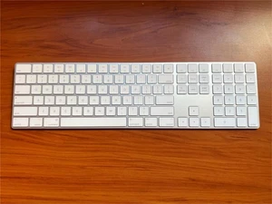 Klawiatura Apple Magic z klawiaturą numeryczną bezprzewodowa akumulator A1843 MQ052LL/A - Zdjęcie 1 z 6