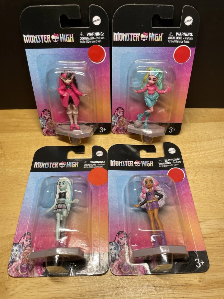 Mini figuras coleccionables Monster High adornos para pasteles ¡Lote de 4 NUEVAS! Foto 1 de 4