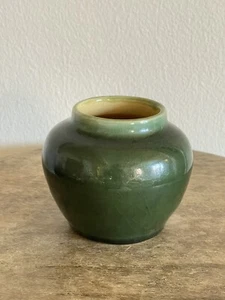 Pisgah Forest Green Two Tone Low Bowl Vase 3"H x 4"W North Carolina Pottery - Picture 1 of 7