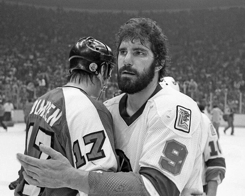 1980 NEW YORK ISLANDERS CLARK GILLIES & Holmgren Glossy 8x10 Stanley Cup Poster Cover